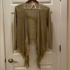 🟡 Fringe cardigan